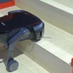 계단까지 올라가는 로보락 사로스 로버, 진짜 ‘전 집안 청소 로봇’ 시대가 시작됩니다